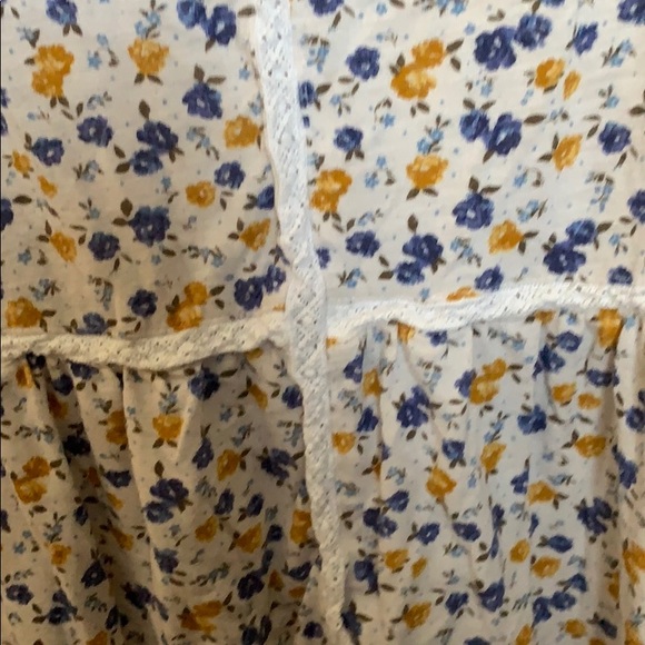 American Eagle Floral Tank - Picture 3 of 4